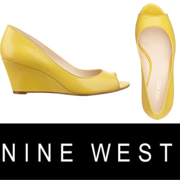 nine west relaxxin peep toe wedges